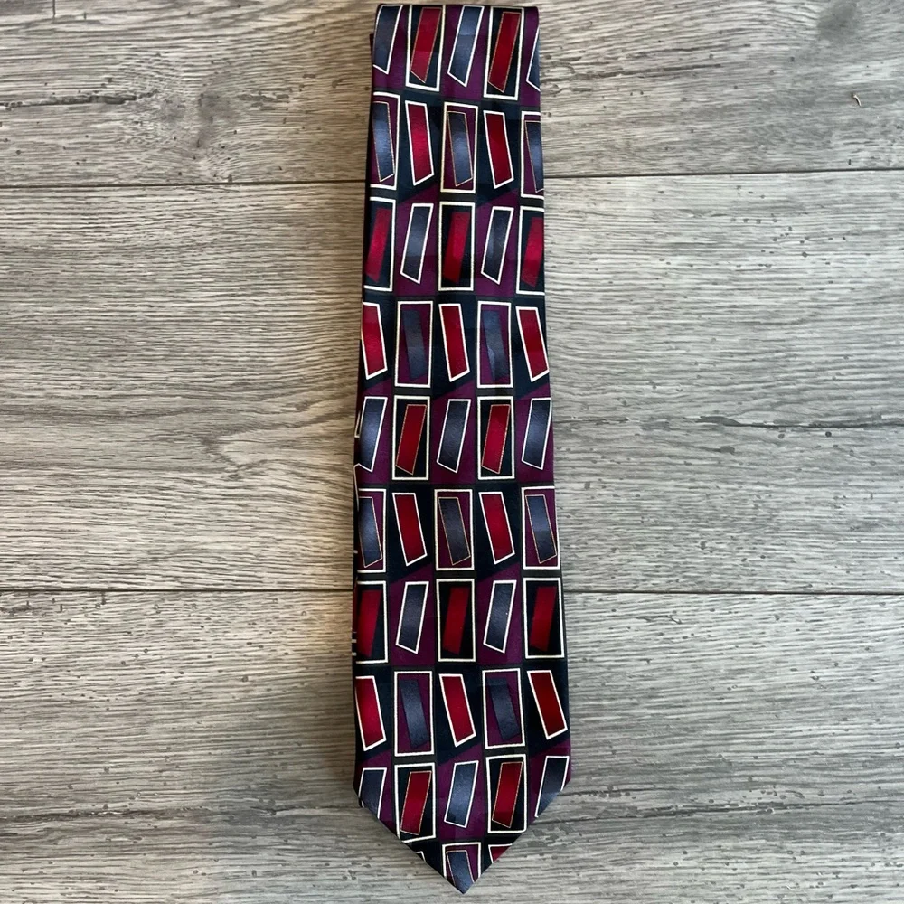 Studio Z Men’s Neck Tie Red Black Geometric Abstract Rectangles Silk Workwear